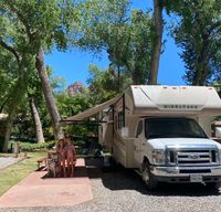 2017 Winnebago Minnie Winnie 31H | Sleeps 8–10 | Family Friendly