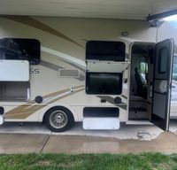 Ford Thor Motorcoach- Pet Friendly