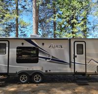 Coachmen Apex Ultra-Lite / Power Inverter & Generator / Starlink Equipped!
