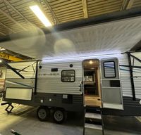 28’ travel trailer, perfect for your next trip