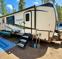 Luxury Off-Grid Flagstaff 2025 | Solar, Self-Leveling, & Spacious