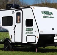 19' Cruise America Travel Trailer