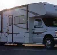 Family Bunkhouse RV – Sleeps 10, Fully Stocked!