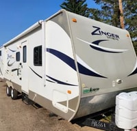 Cheryl's Crossroads Zinger Travel Trailer with Outdoor Kitchen