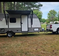 Daniel's Coleman  17b Travel Trailer W/Electric Fireplace and Coffee Machine and Bluetooth Radio!!!