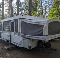 **Adventure-Ready 2004 Coleman/Fleetwood Utah Pop-Up Camper