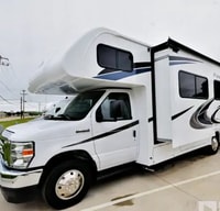 Keurig onboard !! Spacious & Cozy 30 feet RV Sleep 6