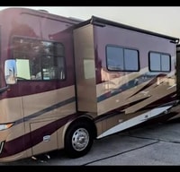 Glamping Queen Tiffin Motorhomes RED Class A