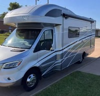Tent42 Winnebago View 24D Class C