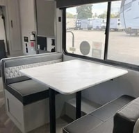 Vacances paisibles_Forest River Wildwood FSX 179DBK Roulotte