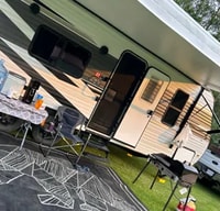 Jocelyn's Highland Ridge RV 26BH Travel Trailer