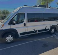 Tim & Jen’s Thor Motor Coach Tellaro 20L Class B