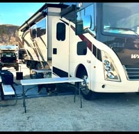 34*NEW*Thor Windsport 8-SLEEPER-WiFi-KING BED-2 SlideOut Huge Rooms-WOW!!