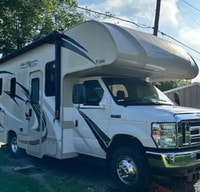 Agnes's Thor Motor Coach Freedom Elite Class C