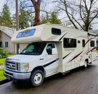 Comfy & Clean Coachmen Leprechaun
