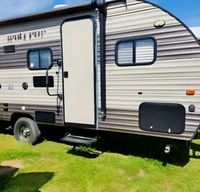 Clean, family and pet friendly, Forest River Wolf Pup 16BHS Travel Trailer