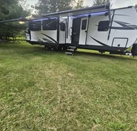 Girls Night Out 2014 Starcraft Spacious King BR Camp In Comfort