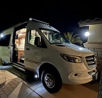 Joe's Winnebago Boldt Class B