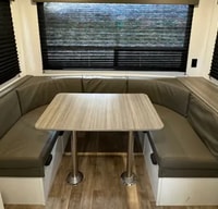 Viktoriya 's Hideout 2022 Travel Trailer