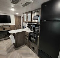 Lisa's 2 private br, air, heat perfect for all seasons