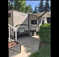 Bayani 's Keystone Hideout Travel Trailer