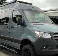 Yiwen's Thor Motor Coach Sanctuary 19A Class B