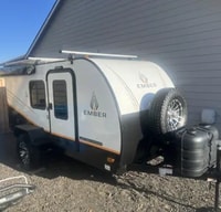 Ember off-grid Square Drop Trailer