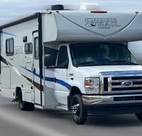 Easy to drive - 2021 perfect size Class C - HotelBuster