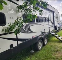 Corey's 2022cGrand Design 28 BH Fifth Wheel