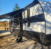 Cozy acres Farm Forest River 26brb Travel Tr6