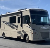 Fun Time Travel Winnebago Vista 29VE  $300/nt High Season  $275/nt Low Season