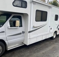 Amazing Motor home road trip experience - super clean