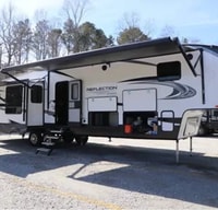 Luxury Family Getaway: 2022 Grand Design 367BHS