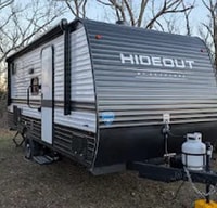 Redwood - Cozy Couples Camper (Sleeps 4-6)