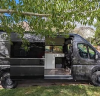 Pam's Dave and Matts Vans LV 5.1 Class B