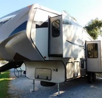 Jake and Melanie's Honeymoon Suite 2013 Crossroads - Cruiser 5th Wheel Trailer