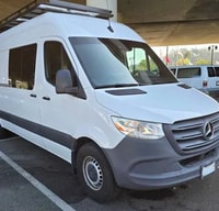Leon's Mercedes-Benz Sprinter Class B