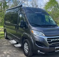 John's Roadtrek Zion srt Class B