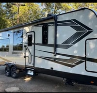 Grand Design 30G | King Bed & Private Patio