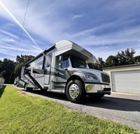 Entegra Coach Accolade Class C