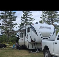 HomeBase Keystone 324bhs Fifth Wheel