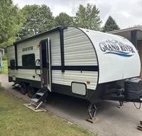 Leandro's Grand River 25BH Travel Trailer