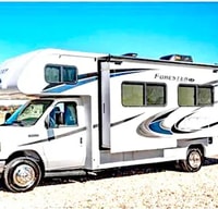 Wifi Available! Driver-Friendly 32’ Luxury Class C Sleeps 6