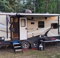 Tom and Christine's Keystone  Cougar Travel Trailer