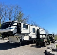 Large Luxury unit with Sports Bar