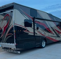 2015 Thor Motor Coach Outlaw 37LS TOY HAULER