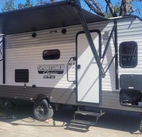Cute loaded camper w/bunkbeds-2022KZSportsman181BH