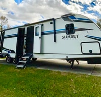 R3NTY RV