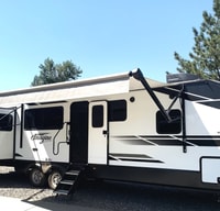 Luxury family camping