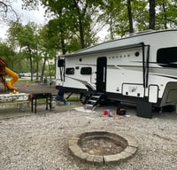 Family Friendly 5th wheel (TRIPLE BUNKS)